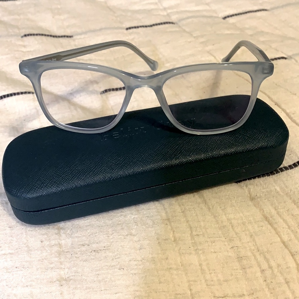 Felix Gray blue light blocking glasses. Hopper style. Light blue.
